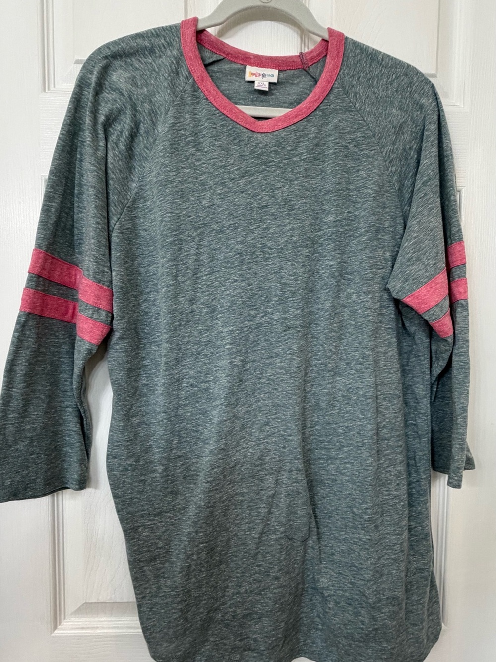 LuLaRoe Women’s RANDY heather Gray 3/4 length Sleeve Tee with Pink Trim